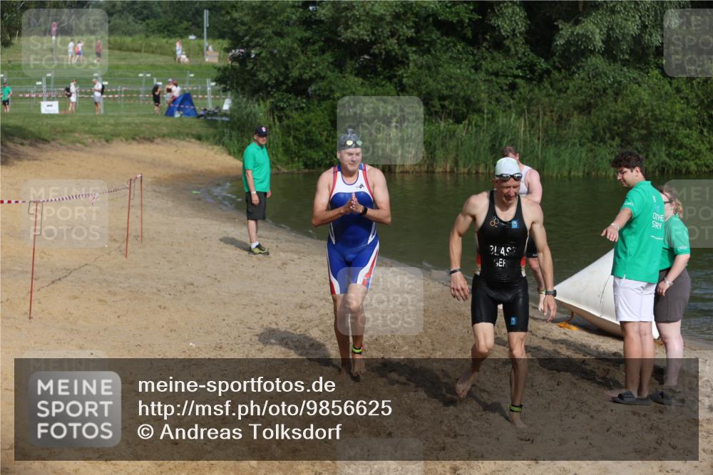 21.06.2026 - 29. Vierlanden-Triathlon Andreas Tolksdorf http://msf.ph/oto/9856625 21.06.2026 08:58:16 Schwimmen 8, 137, 158 meine-sportfotos.de