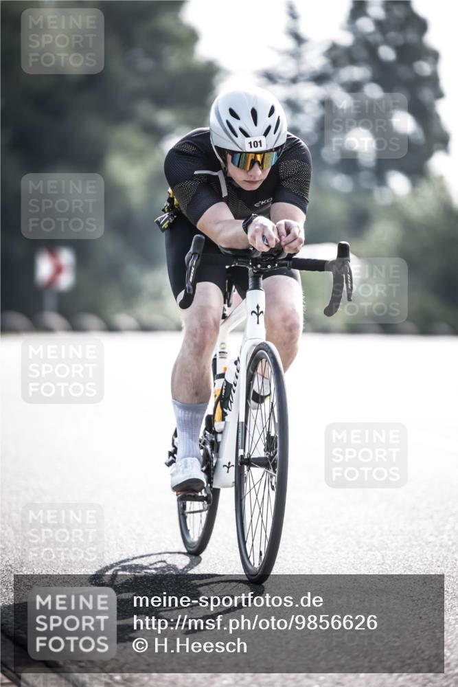 21.06.2026 - 29. Vierlanden-Triathlon H.Heesch http://msf.ph/oto/9856626 21.06.2026 09:01:31 Radfahren 80, 101, 161 meine-sportfotos.de
