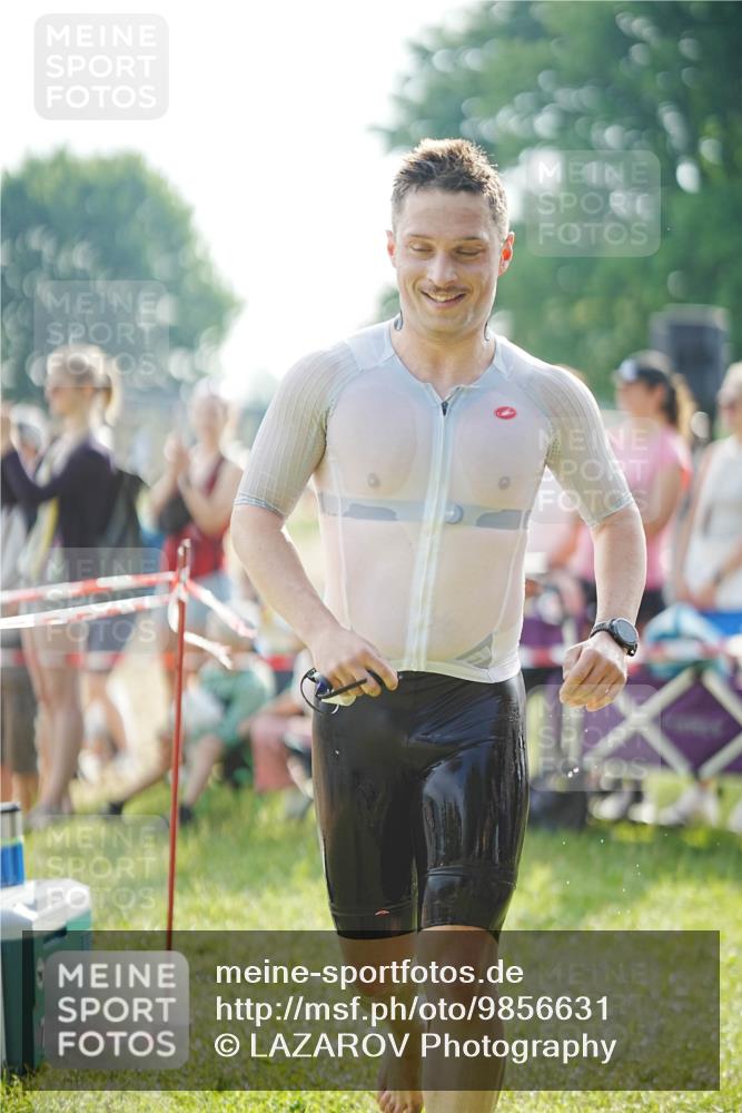 21.06.2026 - 29. Vierlanden-Triathlon LAZAROV Photography http://msf.ph/oto/9856631 21.06.2026 08:39:52 Schwimmen 72 meine-sportfotos.de