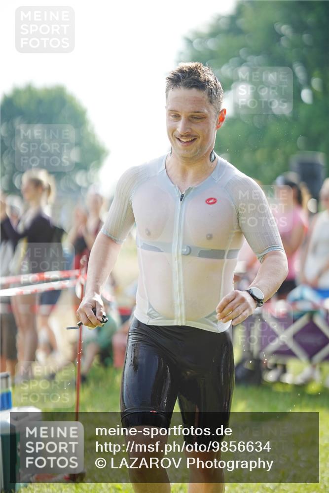 21.06.2026 - 29. Vierlanden-Triathlon LAZAROV Photography http://msf.ph/oto/9856634 21.06.2026 08:39:52 Schwimmen 72 meine-sportfotos.de