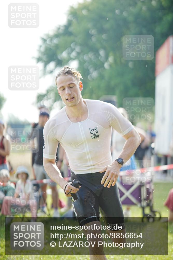 21.06.2026 - 29. Vierlanden-Triathlon LAZAROV Photography http://msf.ph/oto/9856654 21.06.2026 08:40:05 Schwimmen 7, 103 meine-sportfotos.de
