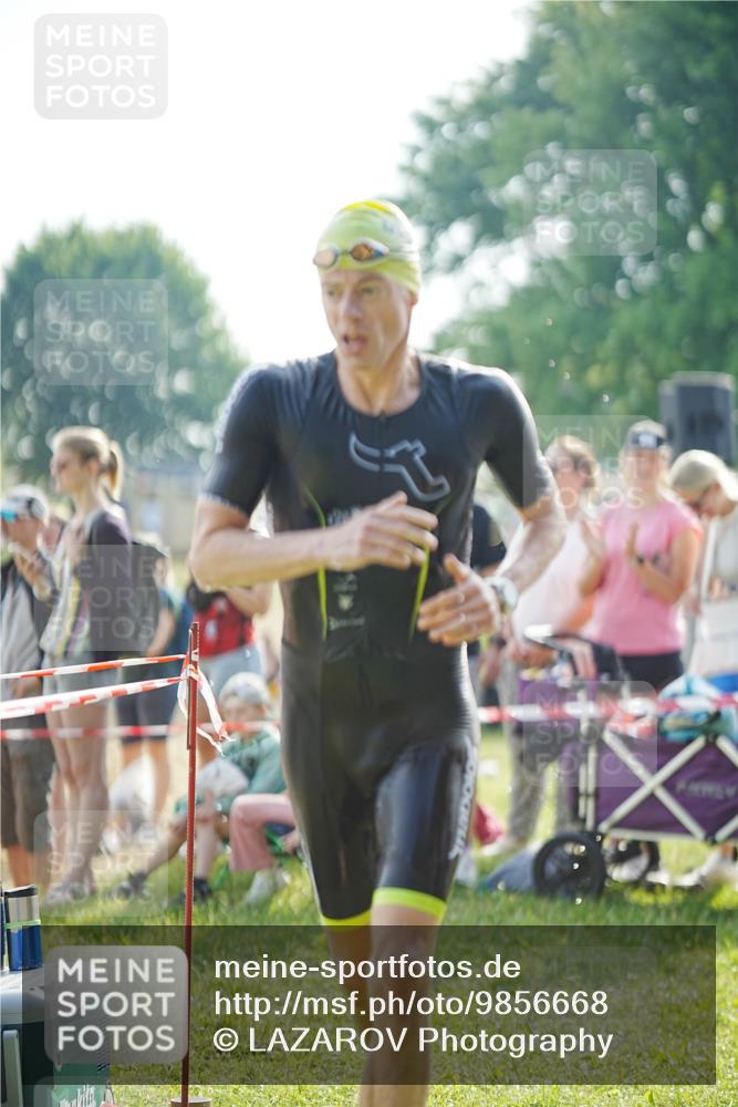 21.06.2026 - 29. Vierlanden-Triathlon LAZAROV Photography http://msf.ph/oto/9856668 21.06.2026 08:40:09 Schwimmen 7, 21 meine-sportfotos.de