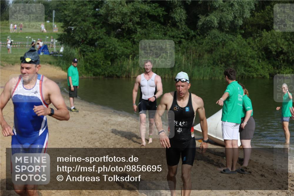 21.06.2026 - 29. Vierlanden-Triathlon Andreas Tolksdorf http://msf.ph/oto/9856695 21.06.2026 08:58:18 Schwimmen 8, 137, 158 meine-sportfotos.de