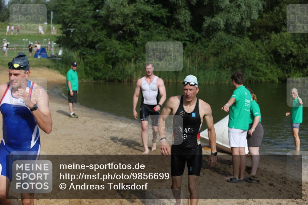 21.06.2026 - 29. Vierlanden-Triathlon Andreas Tolksdorf http://msf.ph/oto/9856699 21.06.2026 08:58:18 Schwimmen 8, 137, 158 meine-sportfotos.de