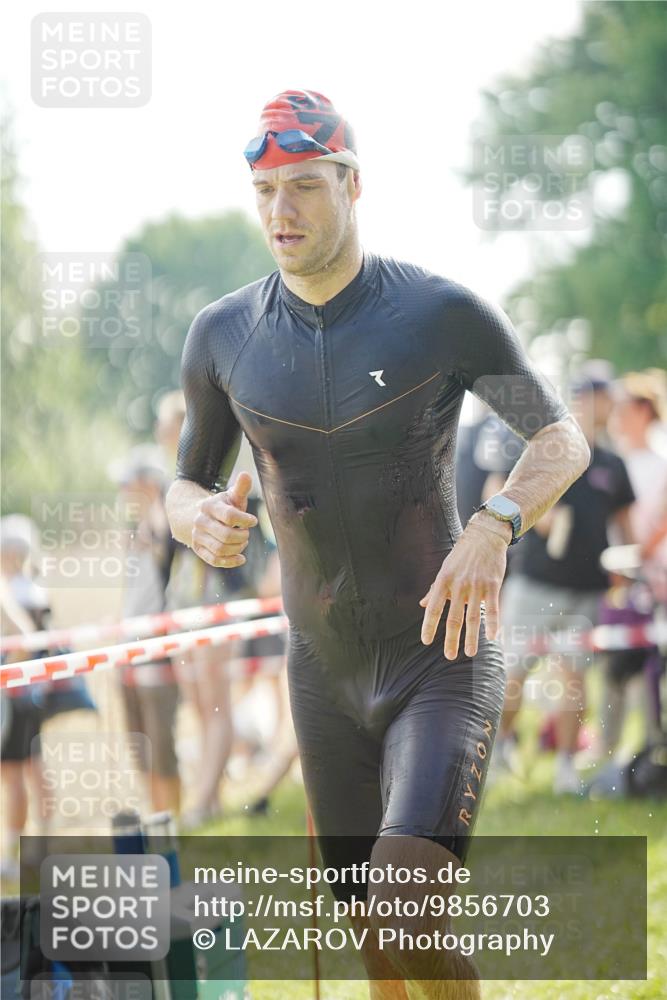 21.06.2026 - 29. Vierlanden-Triathlon LAZAROV Photography http://msf.ph/oto/9856703 21.06.2026 08:40:25 Schwimmen 51, 55, 109 meine-sportfotos.de