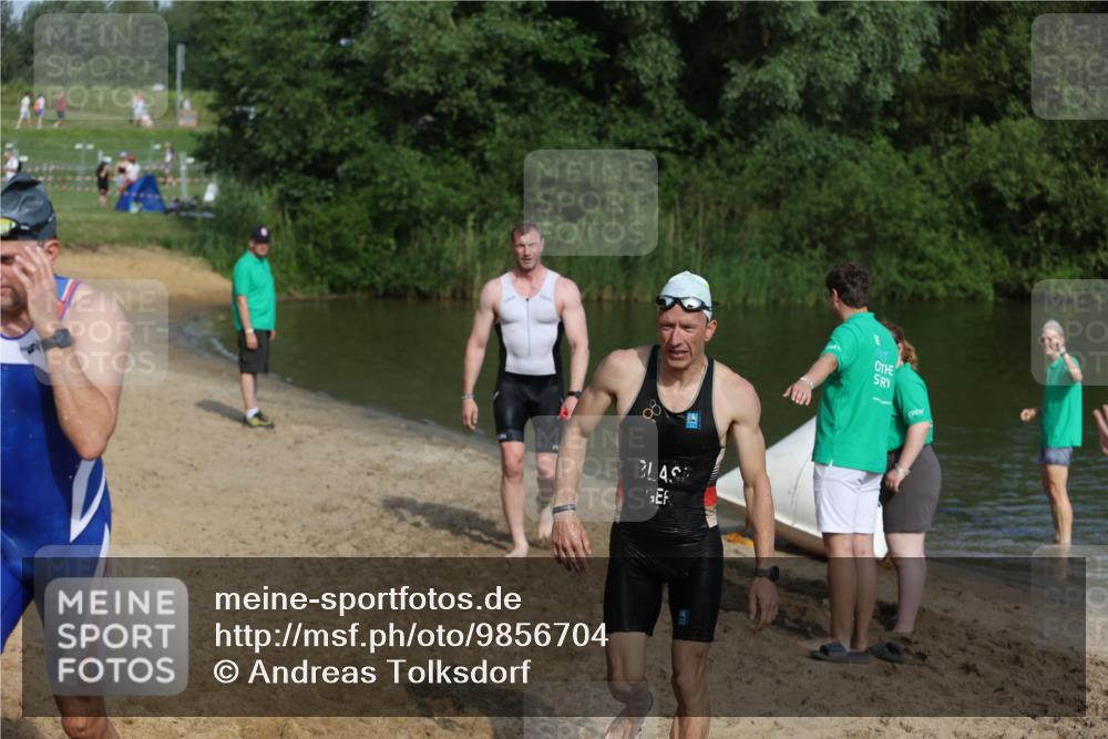 21.06.2026 - 29. Vierlanden-Triathlon Andreas Tolksdorf http://msf.ph/oto/9856704 21.06.2026 08:58:18 Schwimmen 8, 137, 158 meine-sportfotos.de