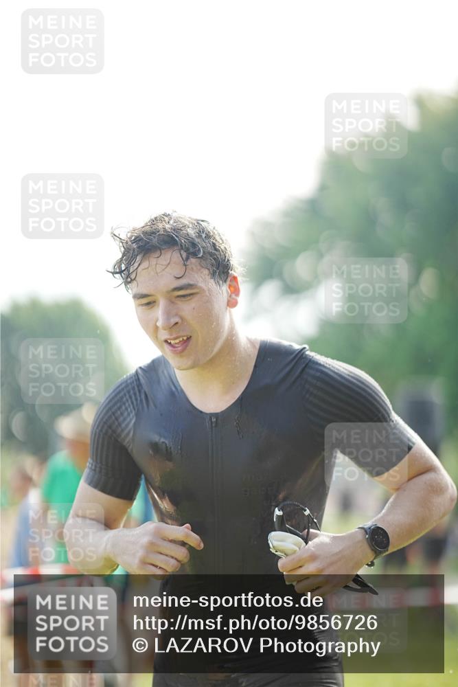 21.06.2026 - 29. Vierlanden-Triathlon LAZAROV Photography http://msf.ph/oto/9856726 21.06.2026 08:49:25 Schwimmen 54, 86 meine-sportfotos.de
