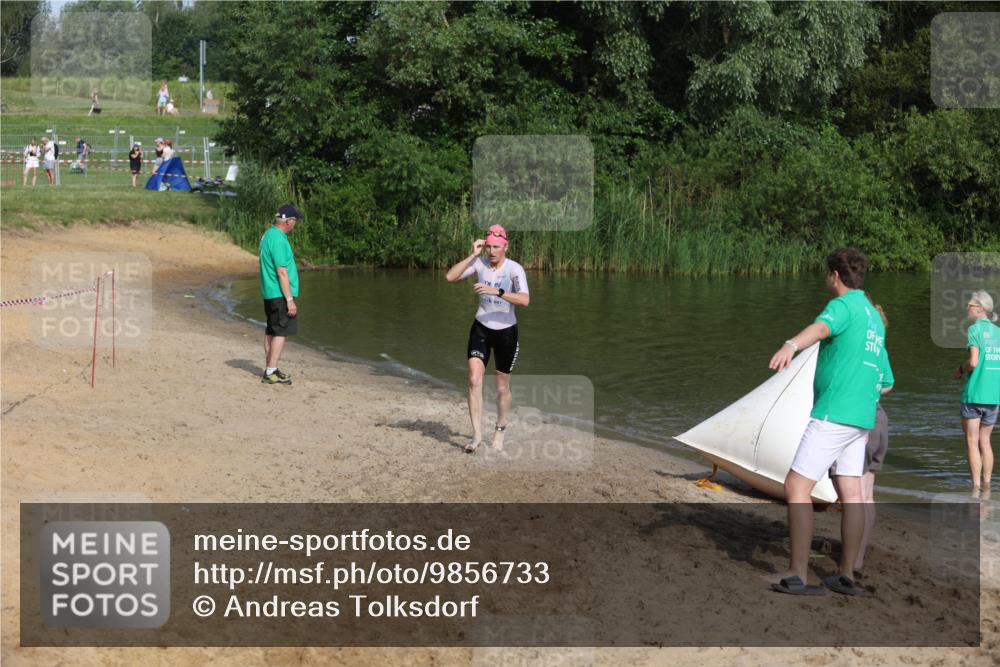 21.06.2026 - 29. Vierlanden-Triathlon Andreas Tolksdorf http://msf.ph/oto/9856733 21.06.2026 08:58:44 Schwimmen 275 meine-sportfotos.de