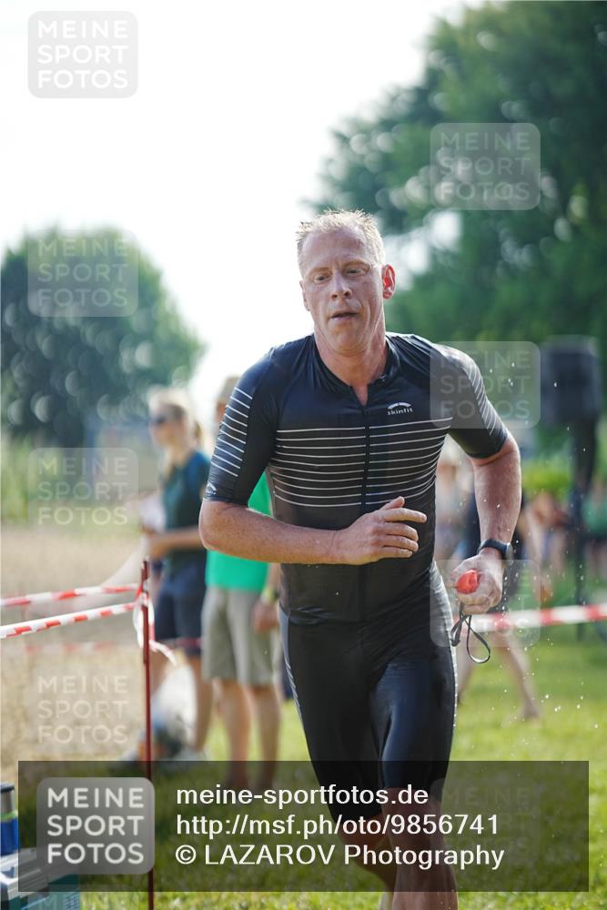 21.06.2026 - 29. Vierlanden-Triathlon LAZAROV Photography http://msf.ph/oto/9856741 21.06.2026 08:49:49 Schwimmen 153 meine-sportfotos.de
