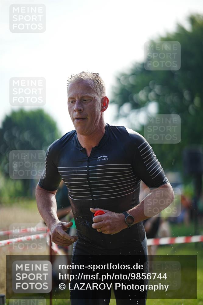 21.06.2026 - 29. Vierlanden-Triathlon LAZAROV Photography http://msf.ph/oto/9856744 21.06.2026 08:49:49 Schwimmen 153 meine-sportfotos.de