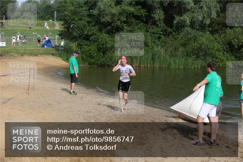 21.06.2026 - 29. Vierlanden-Triathlon Andreas Tolksdorf http://msf.ph/oto/9856747 21.06.2026 08:58:44 Schwimmen 275 meine-sportfotos.de