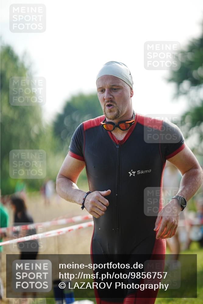 21.06.2026 - 29. Vierlanden-Triathlon LAZAROV Photography http://msf.ph/oto/9856757 21.06.2026 08:50:06 Schwimmen 48 meine-sportfotos.de