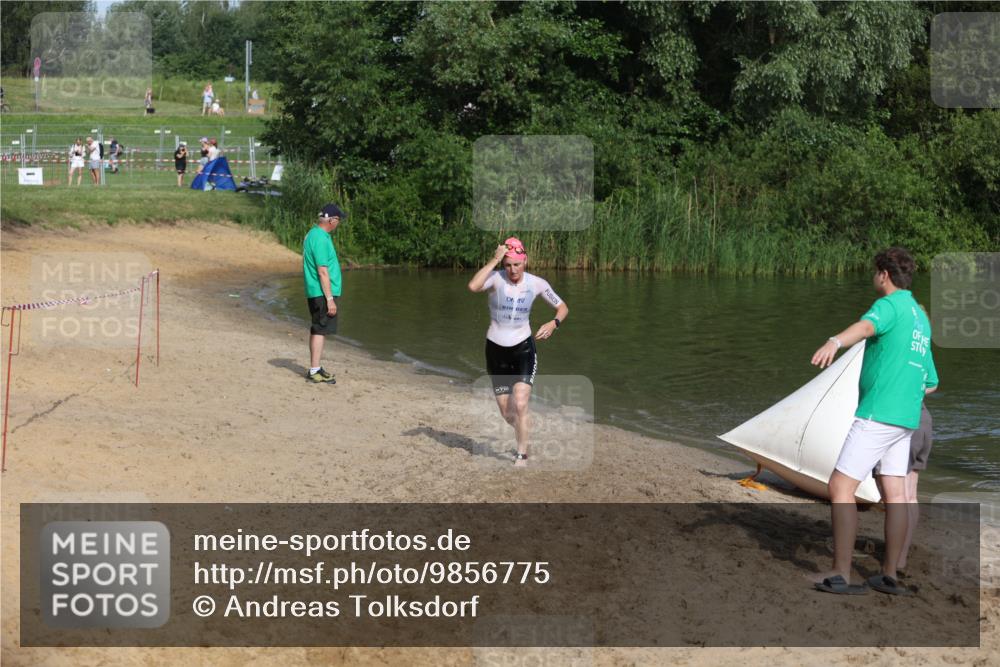 21.06.2026 - 29. Vierlanden-Triathlon Andreas Tolksdorf http://msf.ph/oto/9856775 21.06.2026 08:58:44 Schwimmen 275 meine-sportfotos.de