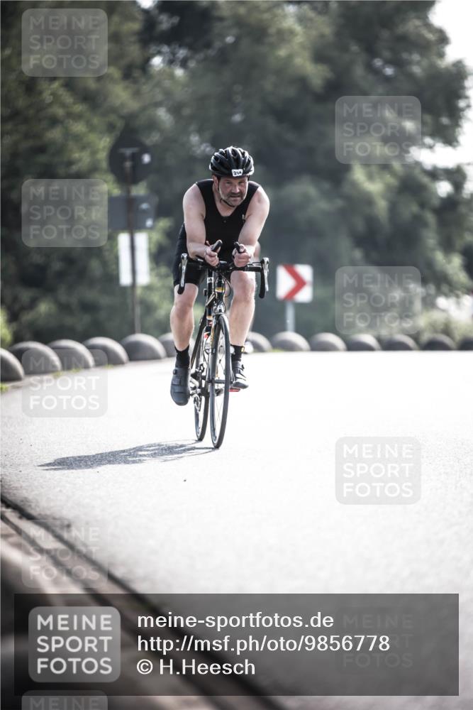 21.06.2026 - 29. Vierlanden-Triathlon H.Heesch http://msf.ph/oto/9856778 21.06.2026 09:02:02 Radfahren 204, 1353 meine-sportfotos.de