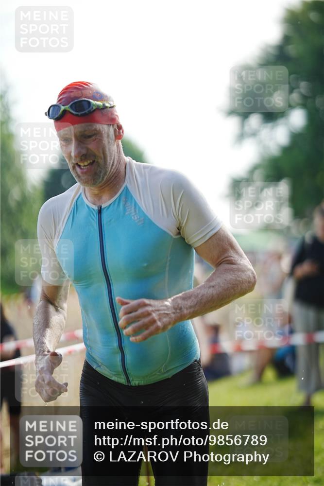 21.06.2026 - 29. Vierlanden-Triathlon LAZAROV Photography http://msf.ph/oto/9856789 21.06.2026 08:50:23 Schwimmen 115, 139 meine-sportfotos.de
