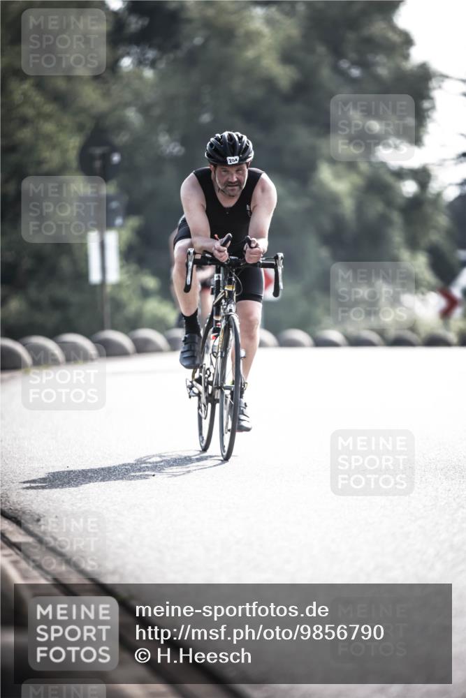 21.06.2026 - 29. Vierlanden-Triathlon H.Heesch http://msf.ph/oto/9856790 21.06.2026 09:02:02 Radfahren 204, 1353 meine-sportfotos.de