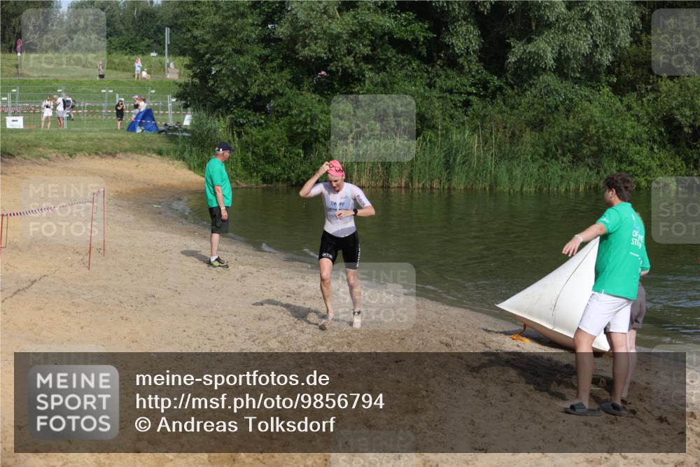 21.06.2026 - 29. Vierlanden-Triathlon Andreas Tolksdorf http://msf.ph/oto/9856794 21.06.2026 08:58:44 Schwimmen 275 meine-sportfotos.de