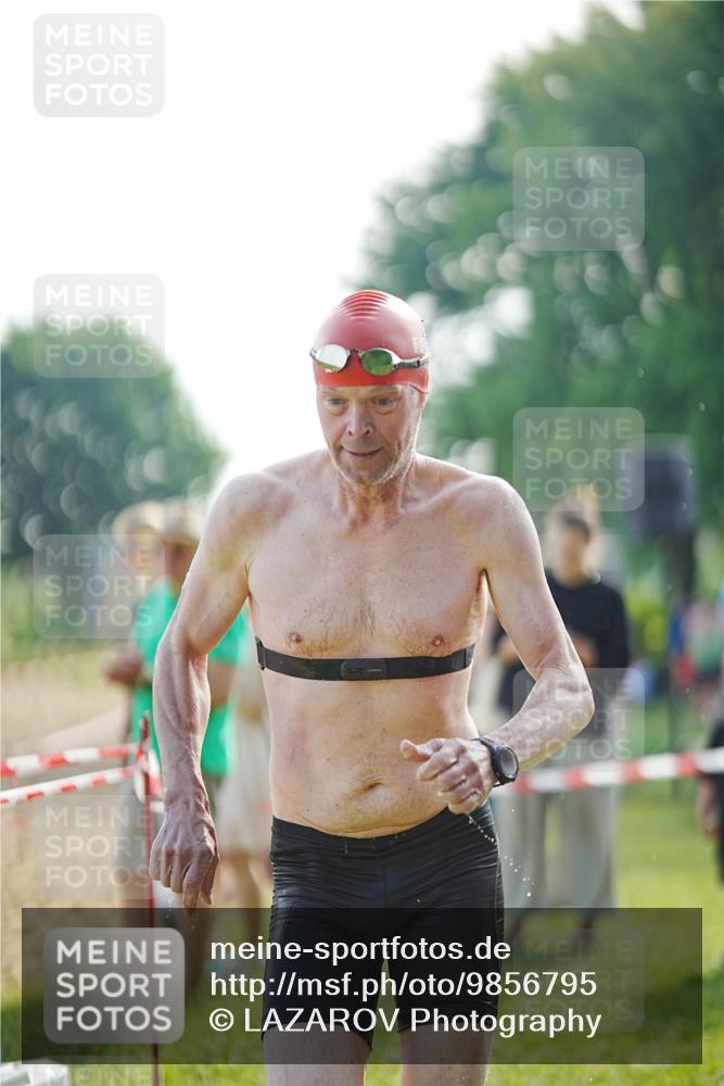 21.06.2026 - 29. Vierlanden-Triathlon LAZAROV Photography http://msf.ph/oto/9856795 21.06.2026 08:50:32 Schwimmen 25, 115, 156 meine-sportfotos.de