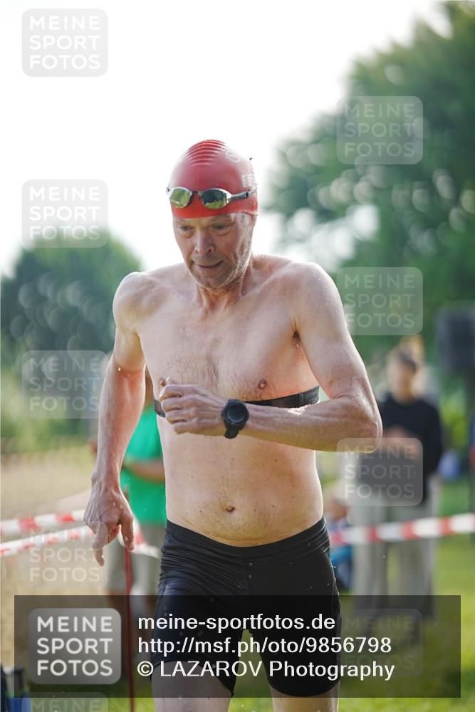 21.06.2026 - 29. Vierlanden-Triathlon LAZAROV Photography http://msf.ph/oto/9856798 21.06.2026 08:50:32 Schwimmen 25, 115, 156 meine-sportfotos.de