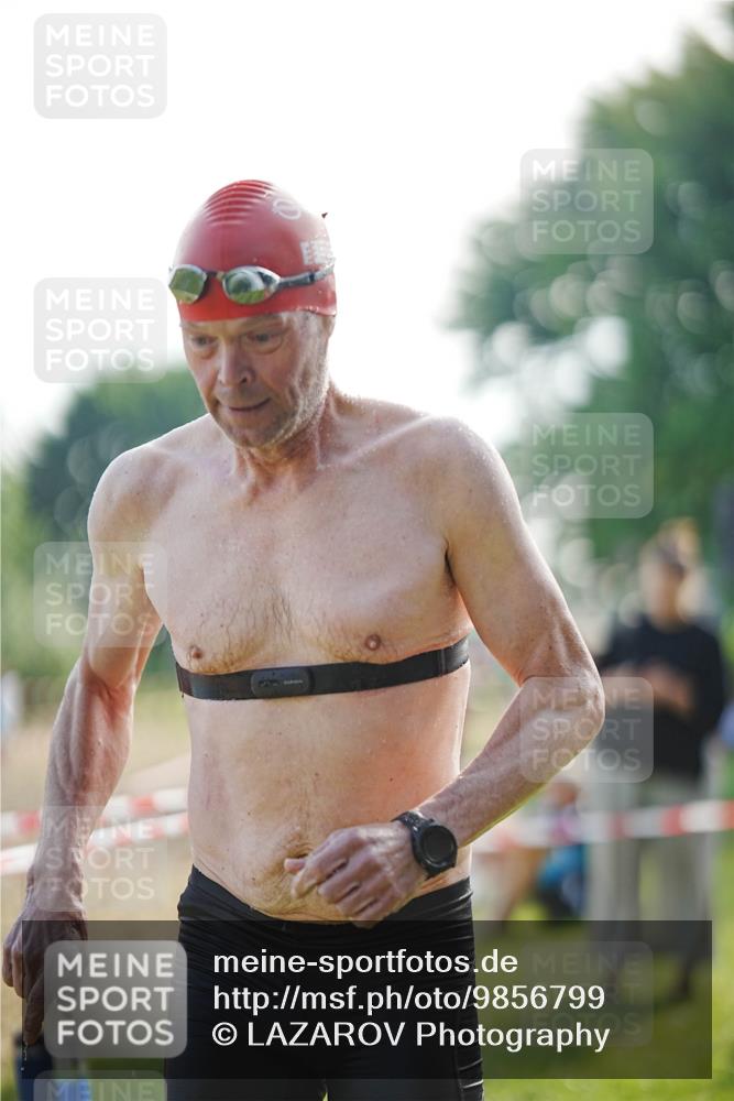 21.06.2026 - 29. Vierlanden-Triathlon LAZAROV Photography http://msf.ph/oto/9856799 21.06.2026 08:50:32 Schwimmen 25, 115, 156 meine-sportfotos.de
