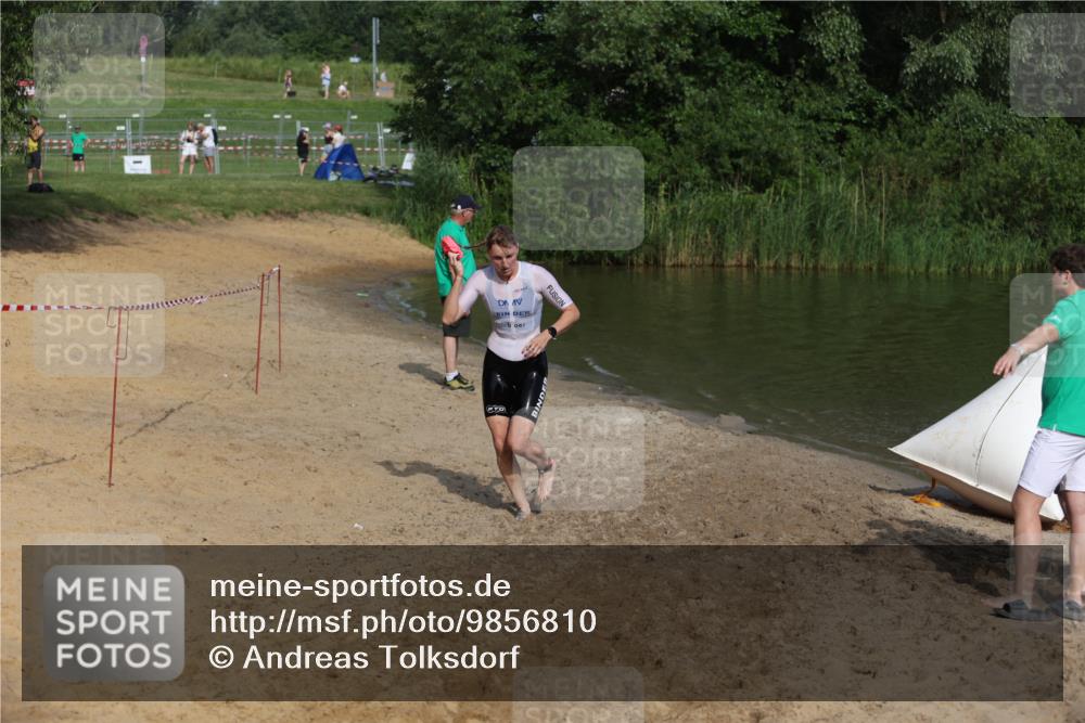 21.06.2026 - 29. Vierlanden-Triathlon Andreas Tolksdorf http://msf.ph/oto/9856810 21.06.2026 08:58:45 Schwimmen 229, 275 meine-sportfotos.de