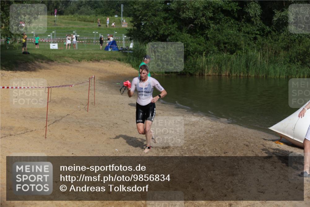 21.06.2026 - 29. Vierlanden-Triathlon Andreas Tolksdorf http://msf.ph/oto/9856834 21.06.2026 08:58:46 Schwimmen 229, 275 meine-sportfotos.de
