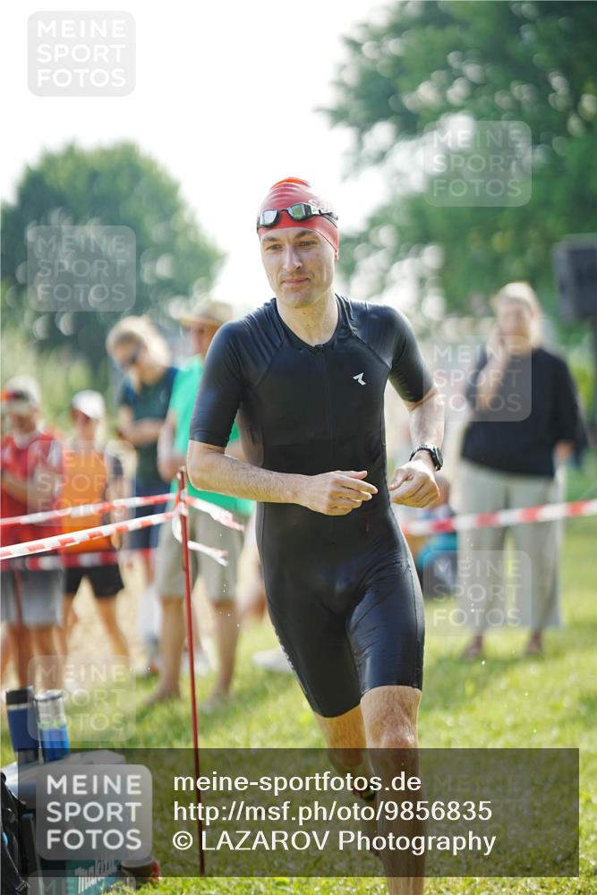 21.06.2026 - 29. Vierlanden-Triathlon LAZAROV Photography http://msf.ph/oto/9856835 21.06.2026 08:51:01 Schwimmen 100, 179, 1353 meine-sportfotos.de