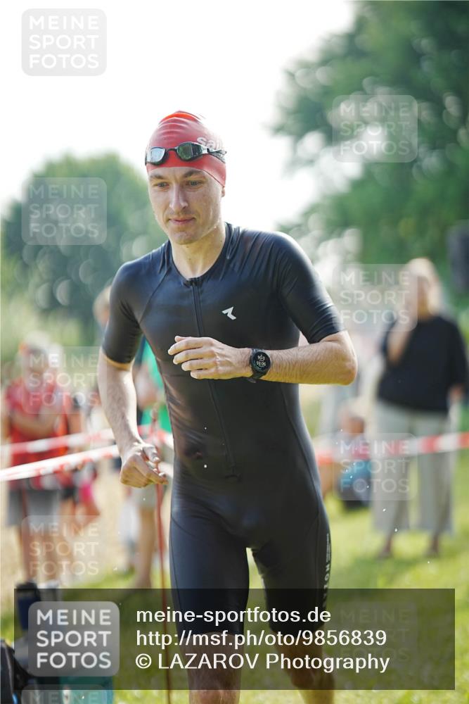 21.06.2026 - 29. Vierlanden-Triathlon LAZAROV Photography http://msf.ph/oto/9856839 21.06.2026 08:51:01 Schwimmen 100, 179, 1353 meine-sportfotos.de