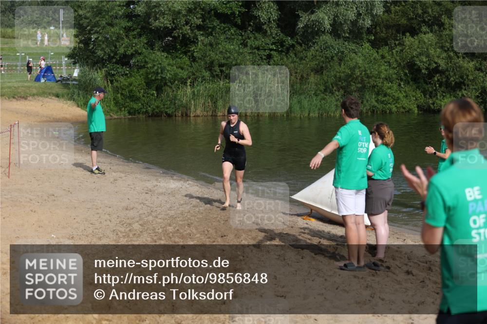 21.06.2026 - 29. Vierlanden-Triathlon Andreas Tolksdorf http://msf.ph/oto/9856848 21.06.2026 08:58:54 Schwimmen 229 meine-sportfotos.de
