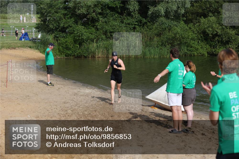 21.06.2026 - 29. Vierlanden-Triathlon Andreas Tolksdorf http://msf.ph/oto/9856853 21.06.2026 08:58:54 Schwimmen 229 meine-sportfotos.de