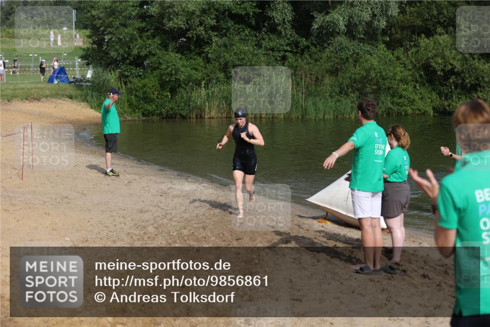 21.06.2026 - 29. Vierlanden-Triathlon Andreas Tolksdorf http://msf.ph/oto/9856861 21.06.2026 08:58:54 Schwimmen 229 meine-sportfotos.de