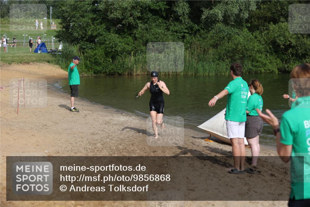 21.06.2026 - 29. Vierlanden-Triathlon Andreas Tolksdorf http://msf.ph/oto/9856868 21.06.2026 08:58:54 Schwimmen 229 meine-sportfotos.de