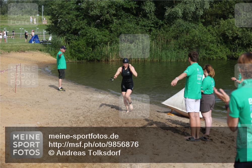 21.06.2026 - 29. Vierlanden-Triathlon Andreas Tolksdorf http://msf.ph/oto/9856876 21.06.2026 08:58:54 Schwimmen 229 meine-sportfotos.de