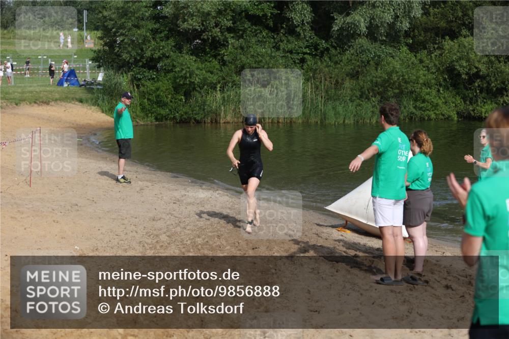 21.06.2026 - 29. Vierlanden-Triathlon Andreas Tolksdorf http://msf.ph/oto/9856888 21.06.2026 08:58:54 Schwimmen 229 meine-sportfotos.de