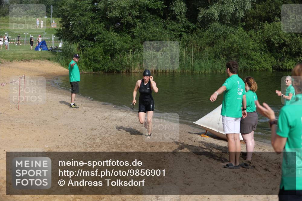 21.06.2026 - 29. Vierlanden-Triathlon Andreas Tolksdorf http://msf.ph/oto/9856901 21.06.2026 08:58:54 Schwimmen 229 meine-sportfotos.de