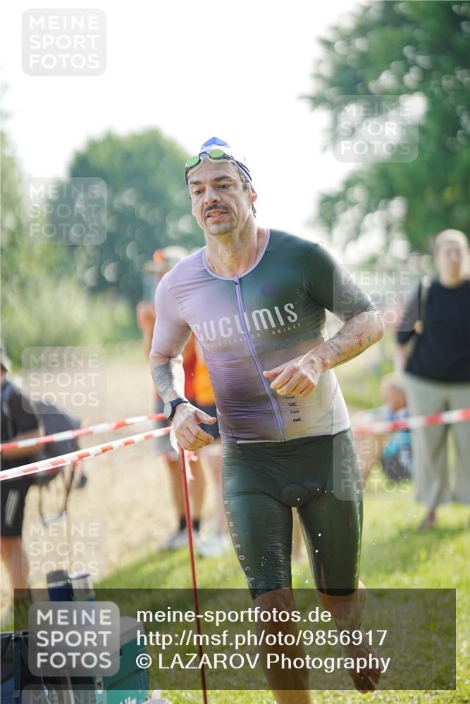 21.06.2026 - 29. Vierlanden-Triathlon LAZAROV Photography http://msf.ph/oto/9856917 21.06.2026 08:52:42 Schwimmen 167 meine-sportfotos.de