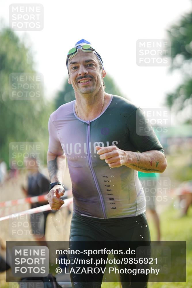 21.06.2026 - 29. Vierlanden-Triathlon LAZAROV Photography http://msf.ph/oto/9856921 21.06.2026 08:52:43 Schwimmen 167 meine-sportfotos.de