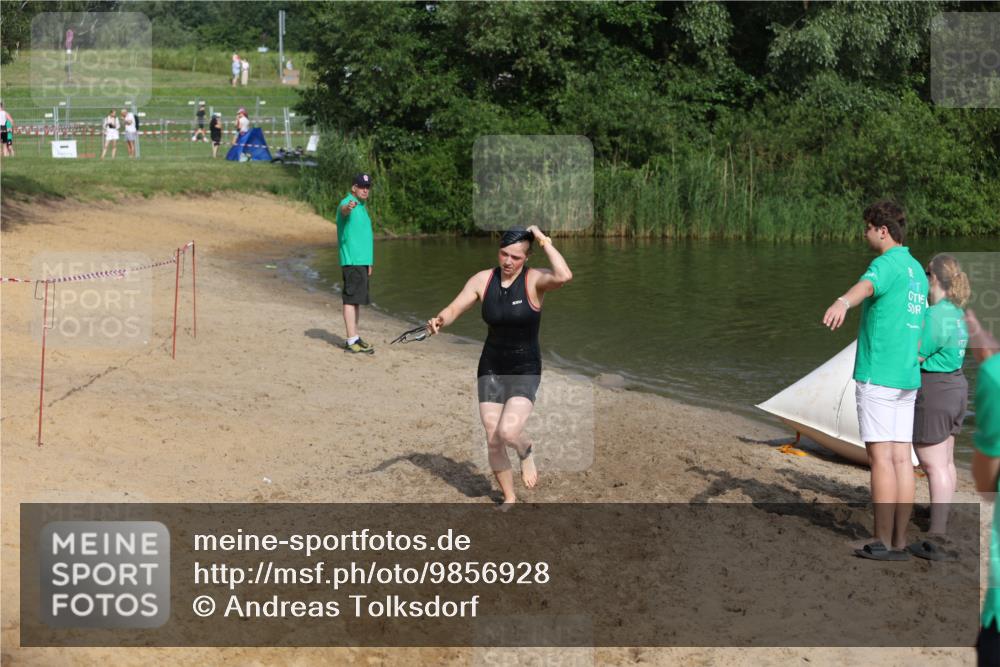 21.06.2026 - 29. Vierlanden-Triathlon Andreas Tolksdorf http://msf.ph/oto/9856928 21.06.2026 08:58:55 Schwimmen 229 meine-sportfotos.de