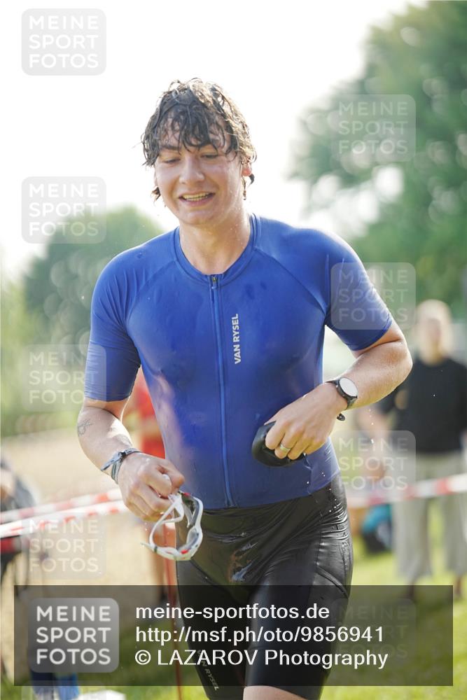 21.06.2026 - 29. Vierlanden-Triathlon LAZAROV Photography http://msf.ph/oto/9856941 21.06.2026 08:52:52 Schwimmen 22, 98, 195 meine-sportfotos.de