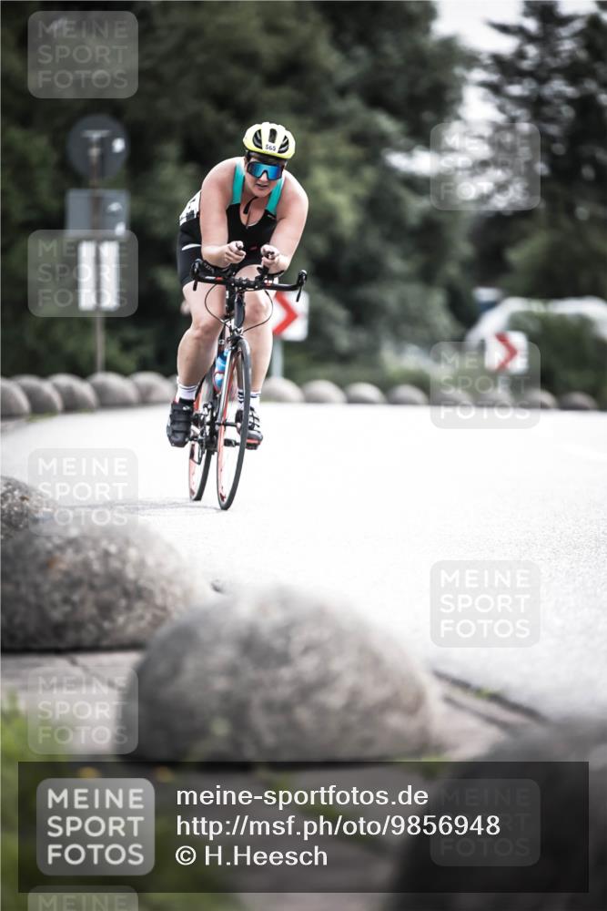 21.06.2026 - 29. Vierlanden-Triathlon H.Heesch http://msf.ph/oto/9856948 21.06.2026 10:29:02 Radfahren 247, 494, 553, 558, 565, 601, 603 meine-sportfotos.de