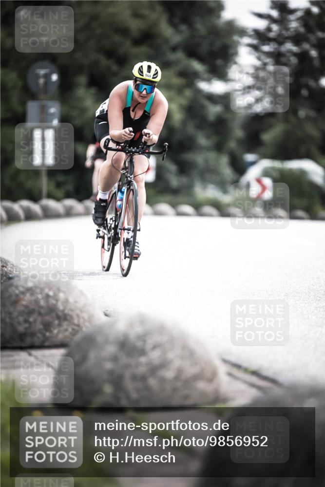 21.06.2026 - 29. Vierlanden-Triathlon H.Heesch http://msf.ph/oto/9856952 21.06.2026 10:29:02 Radfahren 247, 494, 553, 558, 565, 601, 603 meine-sportfotos.de