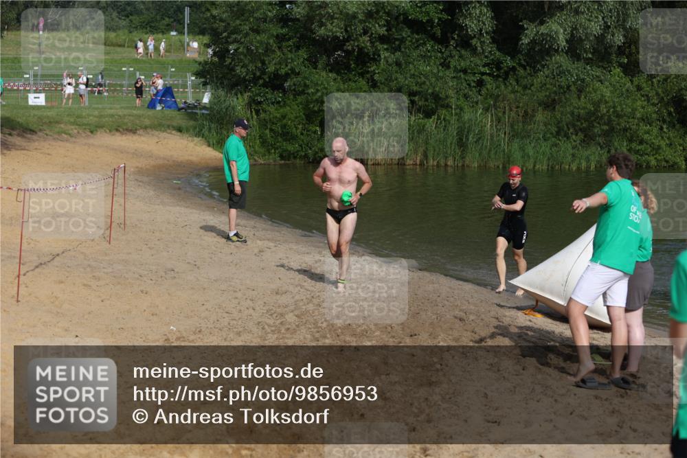 21.06.2026 - 29. Vierlanden-Triathlon Andreas Tolksdorf http://msf.ph/oto/9856953 21.06.2026 08:59:08 Schwimmen 168, 242 meine-sportfotos.de