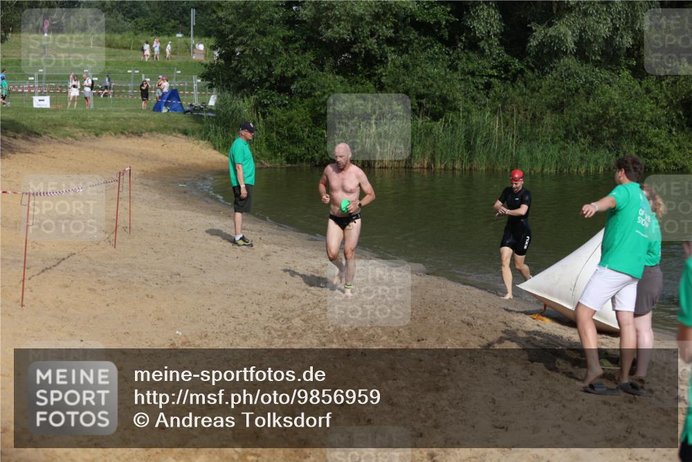 21.06.2026 - 29. Vierlanden-Triathlon Andreas Tolksdorf http://msf.ph/oto/9856959 21.06.2026 08:59:08 Schwimmen 168, 242 meine-sportfotos.de