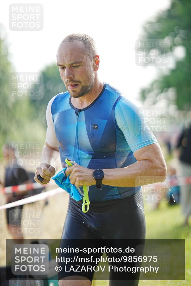 21.06.2026 - 29. Vierlanden-Triathlon LAZAROV Photography http://msf.ph/oto/9856975 21.06.2026 08:53:36 Schwimmen 70 meine-sportfotos.de