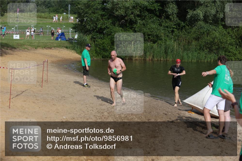 21.06.2026 - 29. Vierlanden-Triathlon Andreas Tolksdorf http://msf.ph/oto/9856981 21.06.2026 08:59:08 Schwimmen 168, 242 meine-sportfotos.de