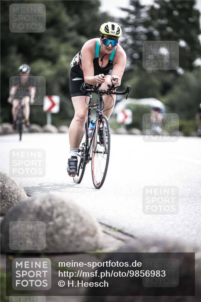 21.06.2026 - 29. Vierlanden-Triathlon H.Heesch http://msf.ph/oto/9856983 21.06.2026 10:29:02 Radfahren 247, 494, 553, 558, 565, 601, 603 meine-sportfotos.de