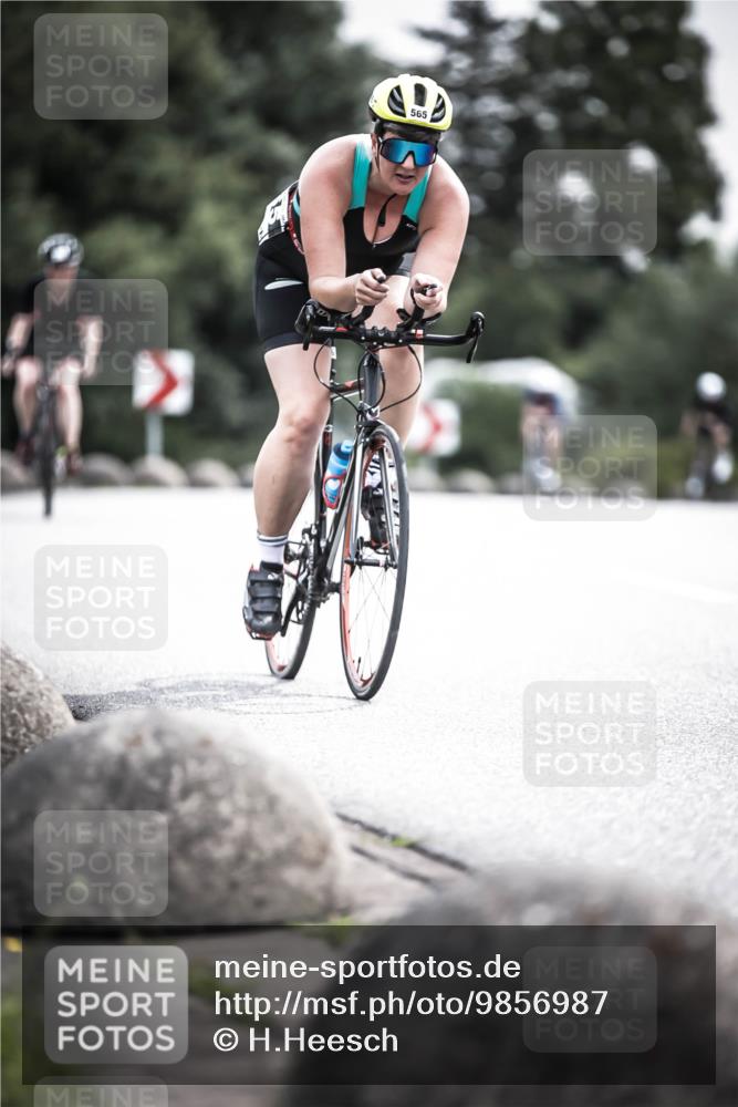 21.06.2026 - 29. Vierlanden-Triathlon H.Heesch http://msf.ph/oto/9856987 21.06.2026 10:29:02 Radfahren 247, 494, 553, 558, 565, 601, 603 meine-sportfotos.de