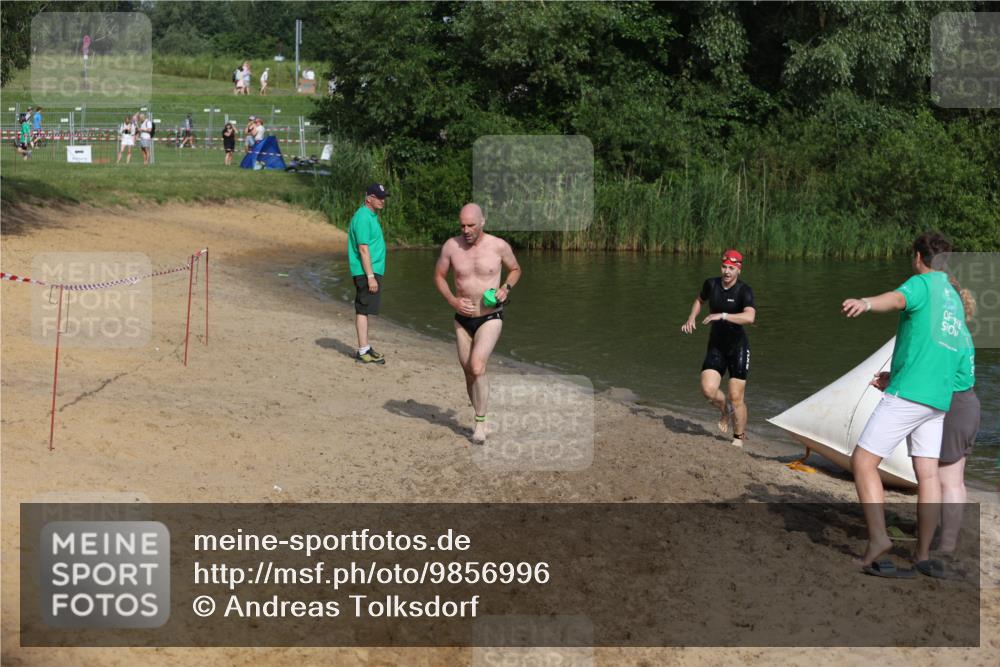 21.06.2026 - 29. Vierlanden-Triathlon Andreas Tolksdorf http://msf.ph/oto/9856996 21.06.2026 08:59:08 Schwimmen 168, 242 meine-sportfotos.de