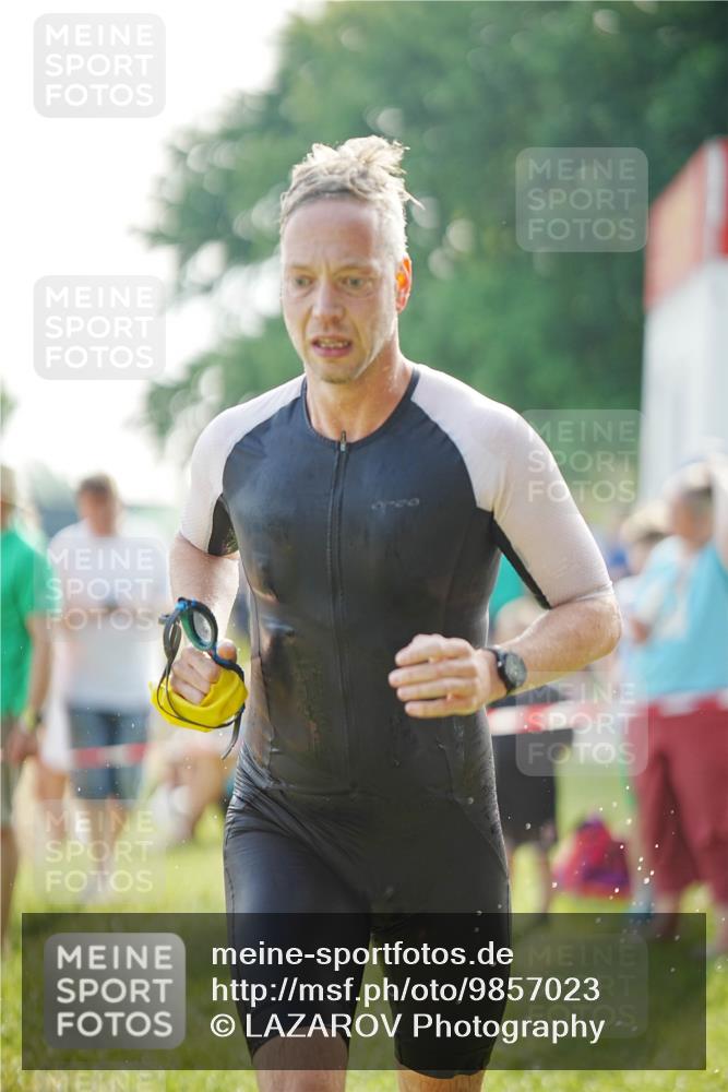 21.06.2026 - 29. Vierlanden-Triathlon LAZAROV Photography http://msf.ph/oto/9857023 21.06.2026 08:54:05 Schwimmen 122, 126, 146, 176 meine-sportfotos.de