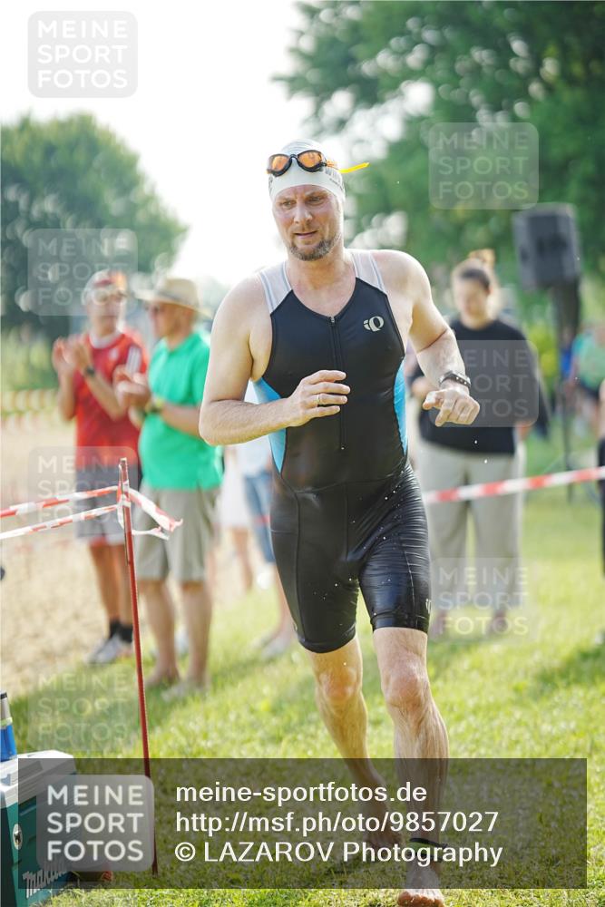 21.06.2026 - 29. Vierlanden-Triathlon LAZAROV Photography http://msf.ph/oto/9857027 21.06.2026 08:54:15 Schwimmen 190 meine-sportfotos.de